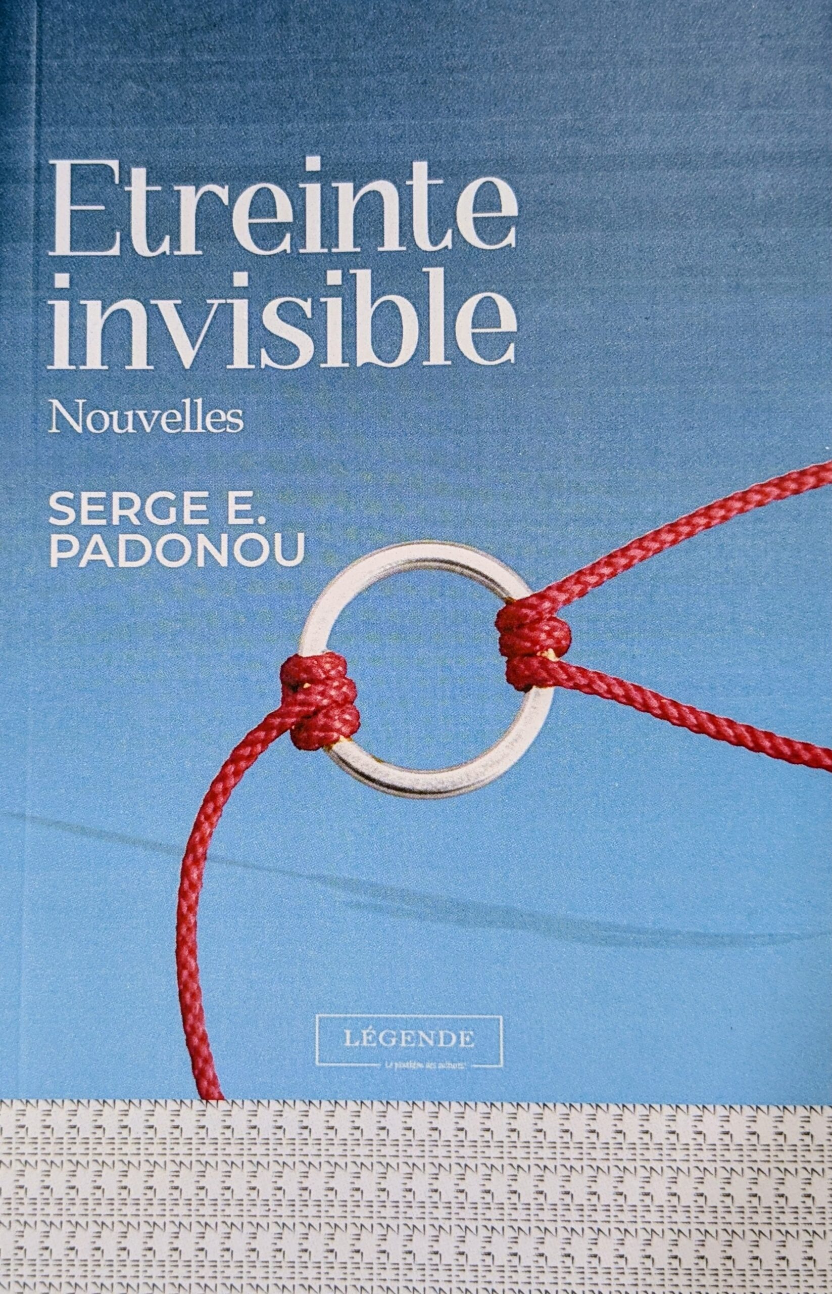 ÉTREINTE INVISIBLE